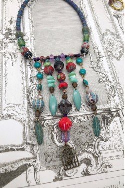 collier rideau AGATA détail