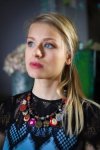 Collier court de fabrication artisanale avec pièces indiennes par la créatrice Aniki Bijoux