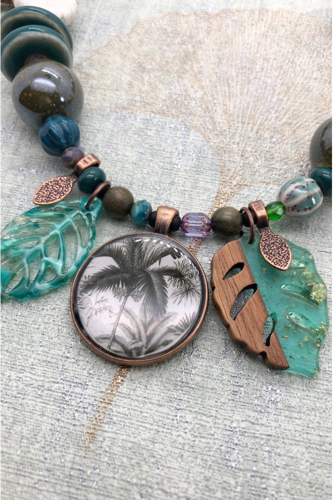 Collier Ethnique Style Africain Avec Pendentif - Occasion, En Perles