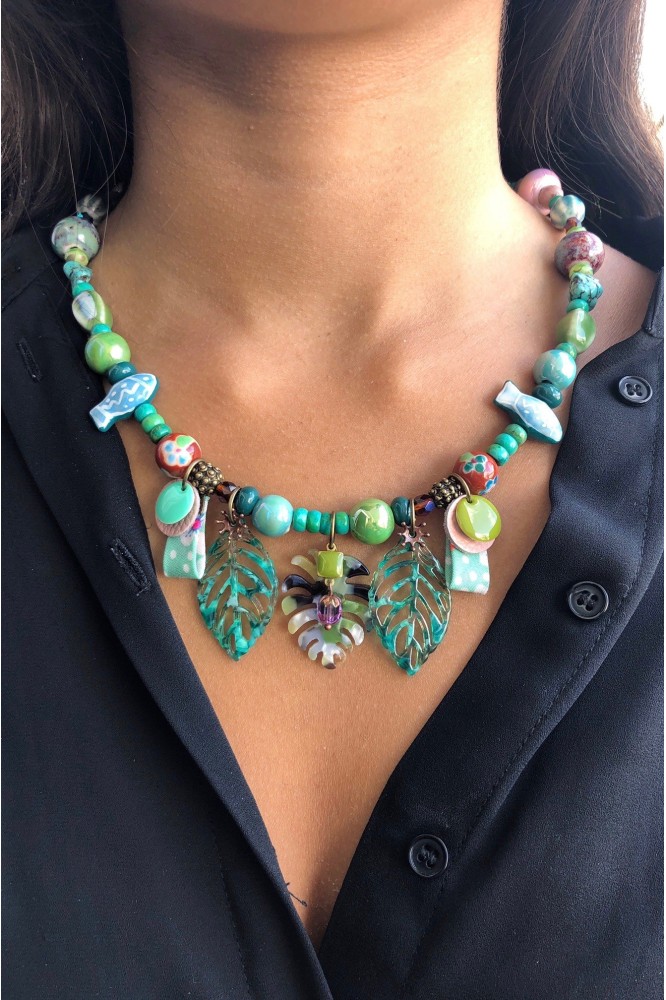 Collier long d'inspiration africaine avec une sélection de perles rares par Aniki Bijoux Collier long d'inspiration africaine avec une sélection de perles rares par Aniki Bijoux