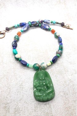 Collier court de fabrication artisanale par la créatrice  Aniki Bijoux