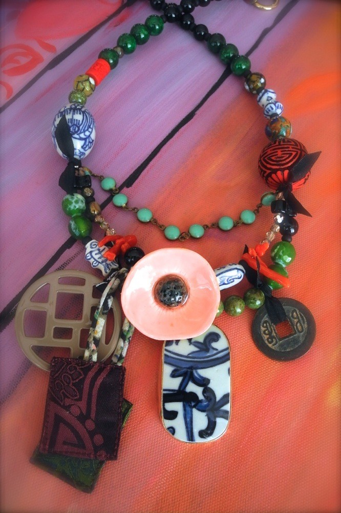 Collier mi-long Asiatide N° 5