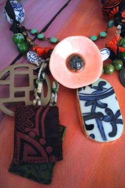 Collier mi-long Asiatide N° 5