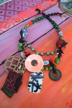 Collier mi-long Asiatide N° 5