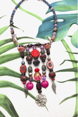 Collier assemblé avec perles en verre tchèque création Aniki Bijoux