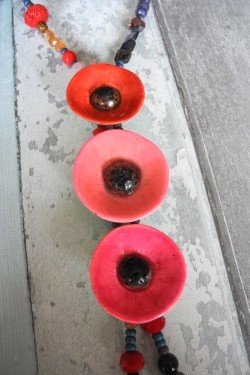Collier 3 Pavots Rouge