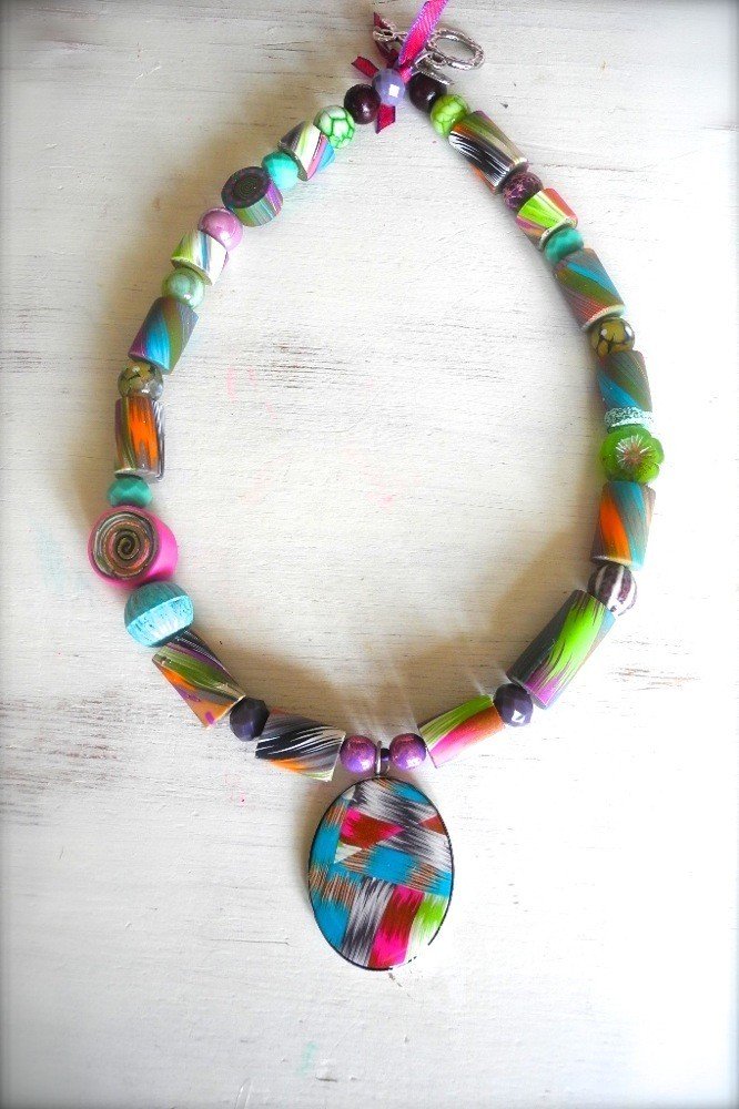 Collier court IKAT N°1 Collier court IKAT N°1