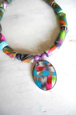 Collier court IKAT N°1