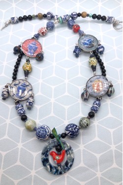 Collier long Qing Canton