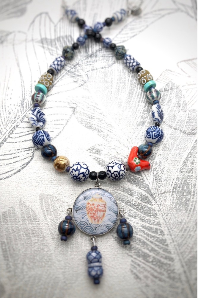 Collier mi-long d'inspiration asiatique avec belles perles rares Aniki Bijoux Collier mi-long d'inspiration asiatique avec belles perles rares Aniki Bijoux