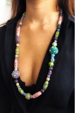 Collier mi long JAVALI Pastels