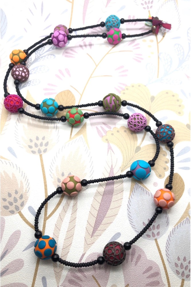Sautoir fabriqué à partir de perles artisanales création Aniki Bijoux Sautoir fabriqué à partir de perles artisanales création Aniki Bijoux