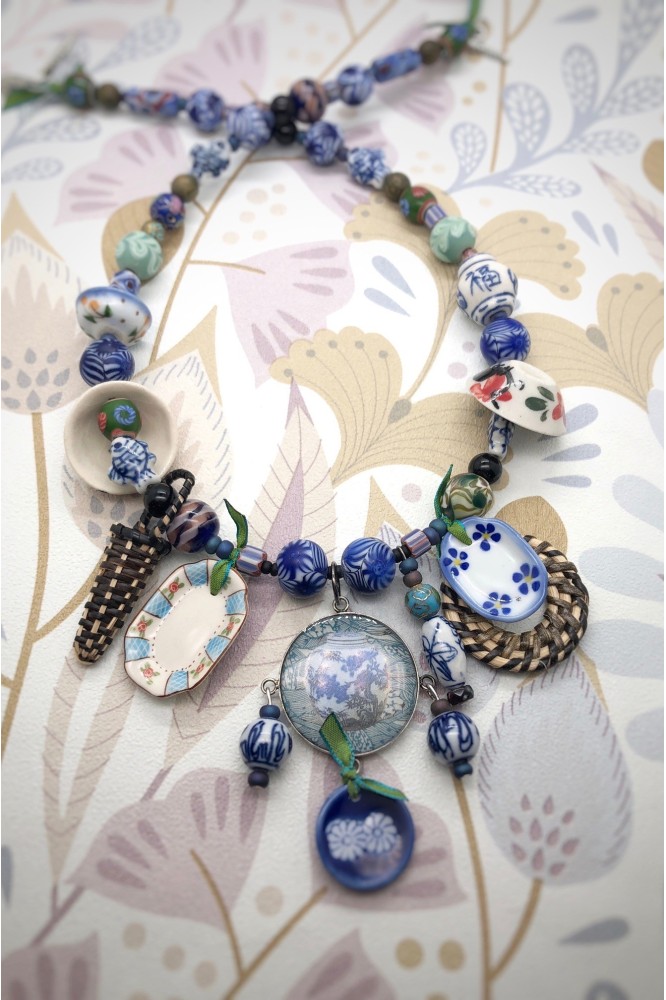 Collier d'inspiration asiatique avec de belles perles chinoises authentiques Aniki Bijoux Collier d'inspiration asiatique avec de belles perles chinoises authentiques Aniki Bijoux
