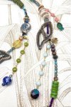 Collier long d'inspiration africaine avec de belles perles sélectionnées par Aniki Bijoux