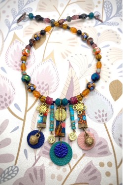 Collier long d'inspiration japonaise avec de belles perles tchèques Aniki Bijoux