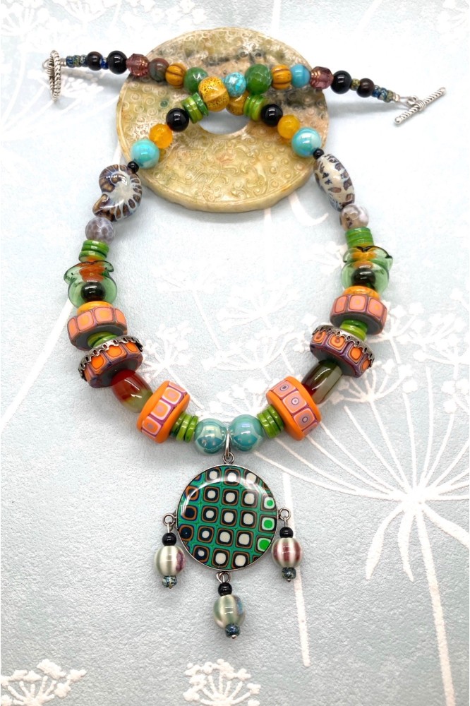 Collier mi-long d'inspiration asiatique avec belles perles rares Aniki Bijoux Collier mi-long d'inspiration asiatique avec belles perles rares Aniki Bijoux