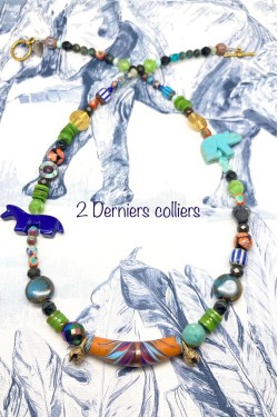 Collier long d'inspiration africaine avec de belles perles sélectionnées par Aniki Bijoux