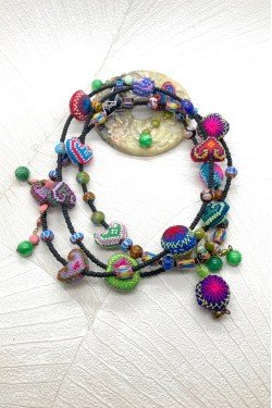 Collier rouge et bleu appelé MING création originale Aniki bijoux