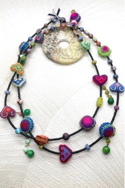 Collier rouge et bleu appelé MING création originale Aniki bijoux