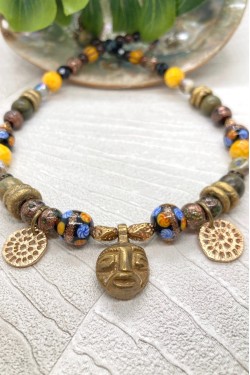 Collier court de fabrication artisanale par la créatrice  Aniki Bijoux