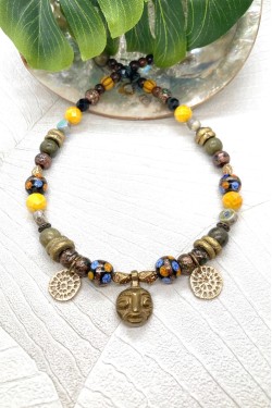Collier court de fabrication artisanale par la créatrice  Aniki Bijoux