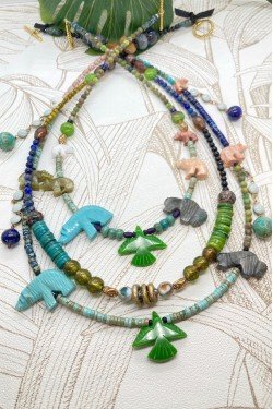 Collier court de fabrication artisanale par la créatrice  Aniki Bijoux