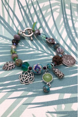 Bracelet original avec perles chinoises, une création Aniki Bijoux