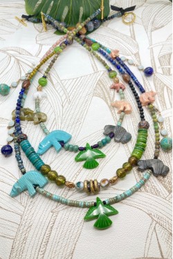 Collier court de fabrication artisanale par la créatrice  Aniki Bijoux