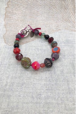Bracelet pièce unique aux couleurs lumineuses création Aniki Bijoux