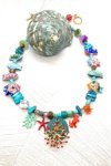 Collier court de fabrication artisanale par la créatrice  Aniki Bijoux