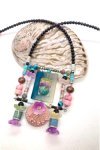 Collier long d'inspiration africaine avec de belles perles sélectionnées par Aniki Bijoux