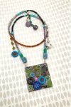 Collier assemblé avec de belles perles tchèque et chinoises création Aniki Bijoux