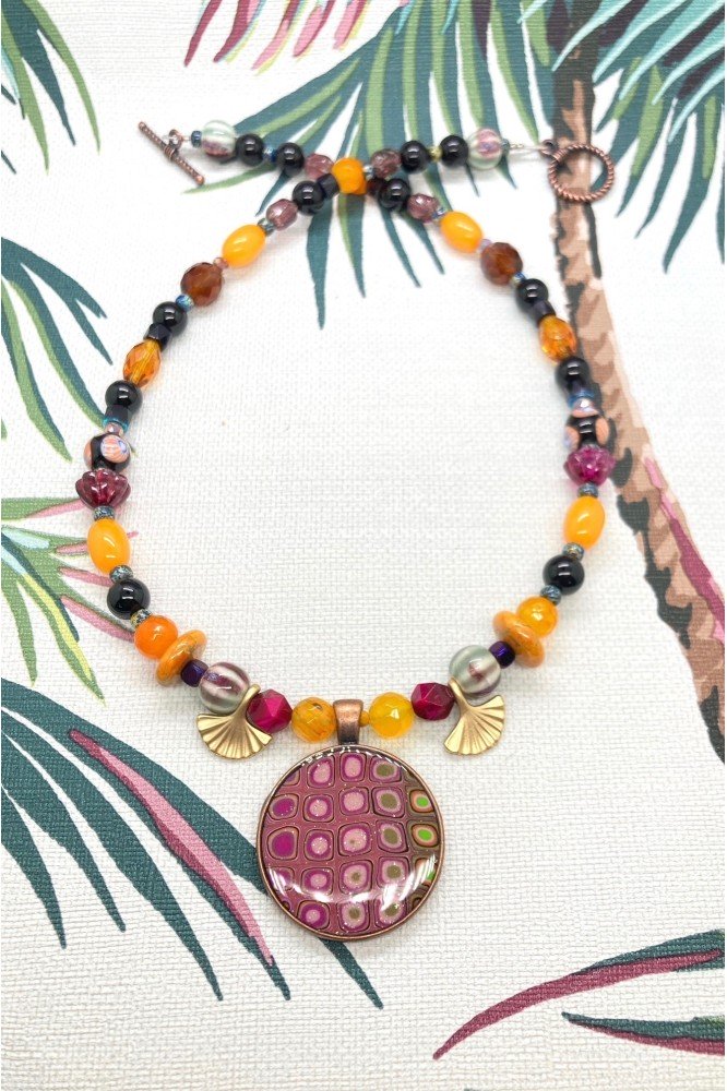 Collier mi-long d'inspiration asiatique avec belles perles rares Aniki Bijoux Collier mi-long d'inspiration asiatique avec belles perles rares Aniki Bijoux