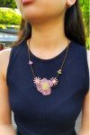 Collier long d'inspiration africaine avec de belles perles sélectionnées par Aniki Bijoux