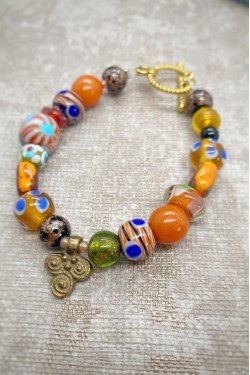 Bracelet aux couleurs lumineuses création Aniki Bijoux