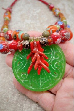 Collier court de fabrication artisanale par la créatrice  Aniki Bijoux