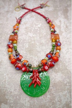 Collier court de fabrication artisanale par la créatrice  Aniki Bijoux