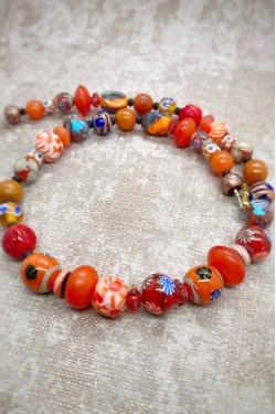 Collier court de fabrication artisanale par la créatrice  Aniki Bijoux