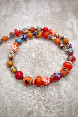 Collier court de fabrication artisanale par la créatrice  Aniki Bijoux