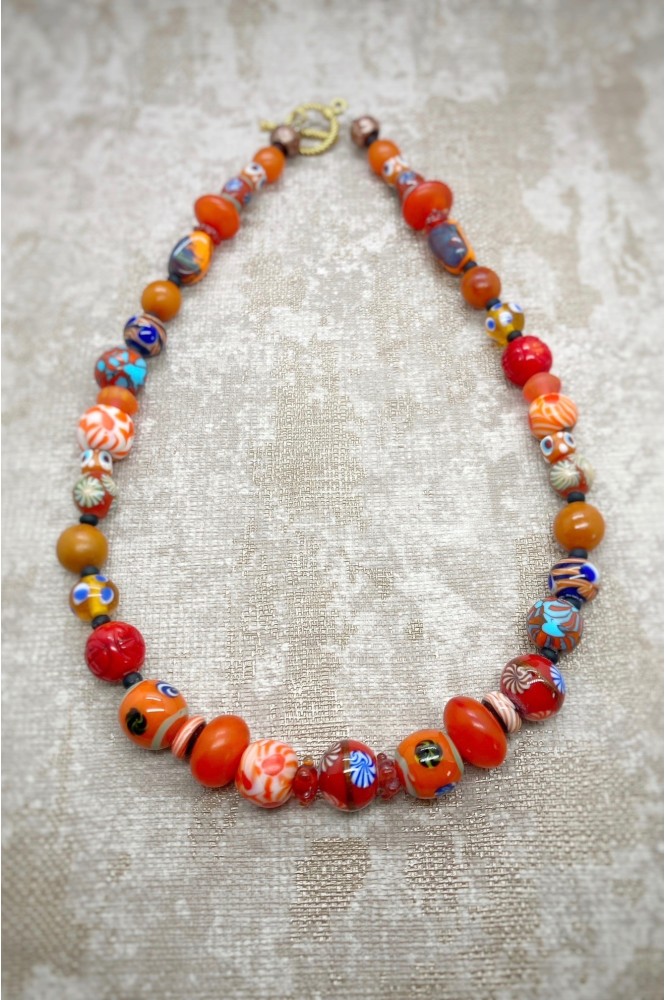 Collier court de fabrication artisanale par la créatrice  Aniki Bijoux