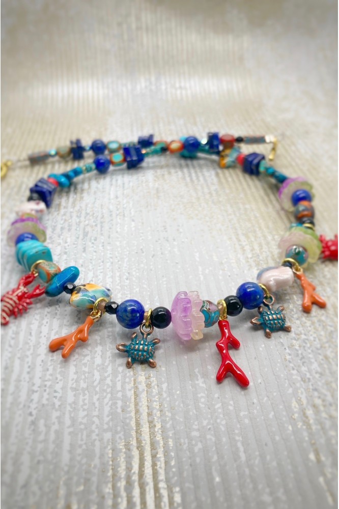 Collier court de fabrication artisanale par la créatrice  Aniki Bijoux