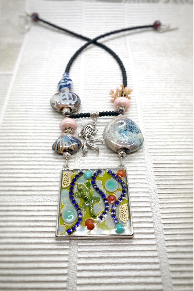 Collier long d'inspiration asiatique avec de belles perles tchèques Aniki Bijoux Collier long d'inspiration asiatique avec de belles perles tchèques Aniki Bijoux
