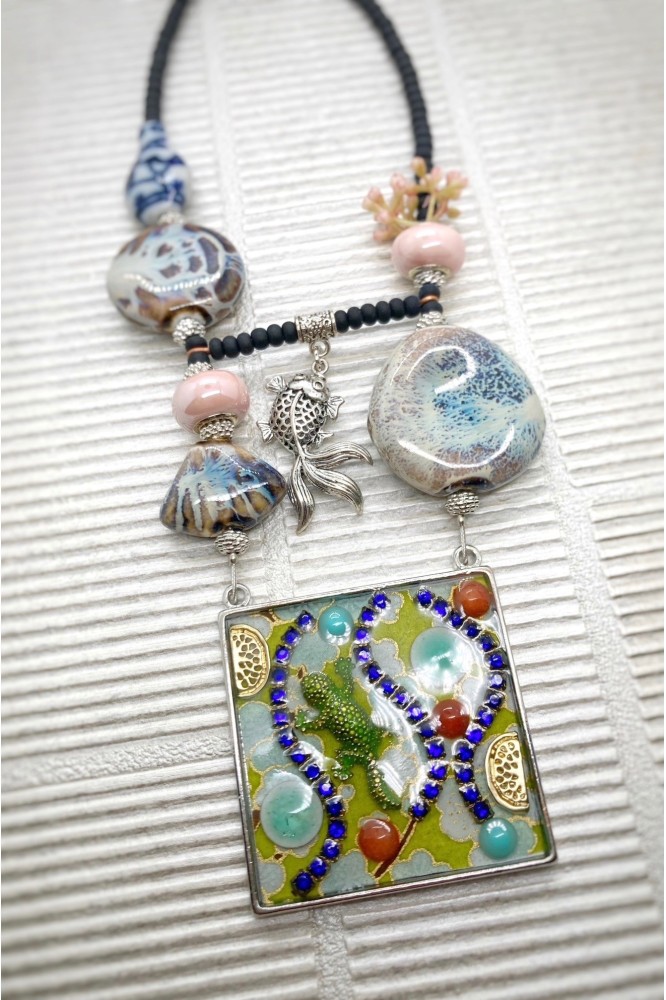 Collier long d'inspiration asiatique avec de belles perles tchèques Aniki Bijoux Collier long d'inspiration asiatique avec de belles perles tchèques Aniki Bijoux