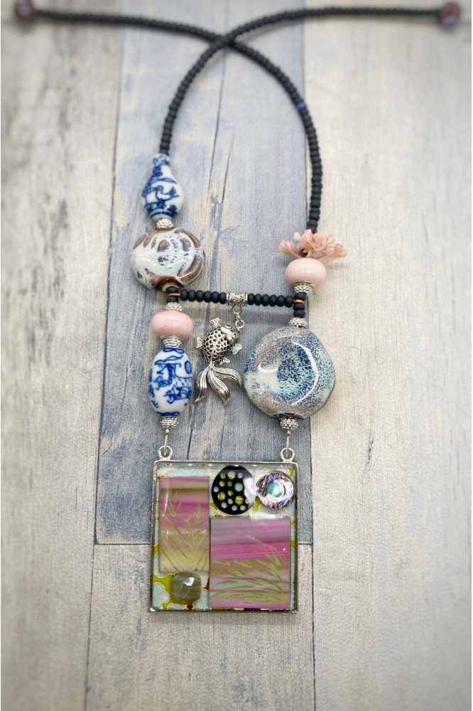 Collier long d'inspiration asiatique avec de belles perles chinoises Aniki Bijoux Collier long d'inspiration asiatique avec de belles perles chinoises Aniki Bijoux
