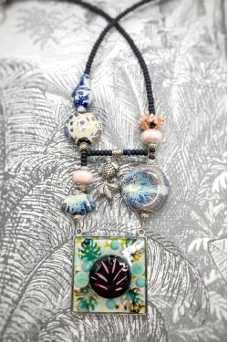 Collier long d'inspiration asiatique avec de belles perles chinoises Aniki Bijoux Collier long d'inspiration asiatique avec de belles perles chinoises Aniki Bijoux