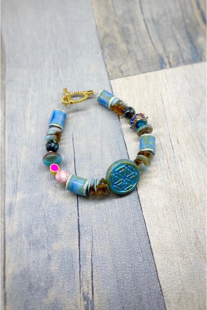 Bracelet aux couleurs lumineuses création Aniki Bijoux