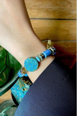 Bracelet aux couleurs lumineuses création Aniki Bijoux