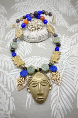 Collier court de fabrication artisanale par la créatrice  Aniki Bijoux