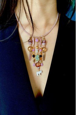 Collier long réalisé avec de belles perles sélectionnées par Aniki Bijoux