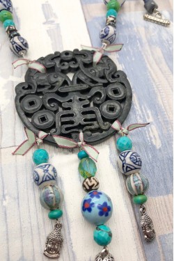Collier mi-long d'inspiration asiatique avec belle pièce de jade Aniki Bijoux